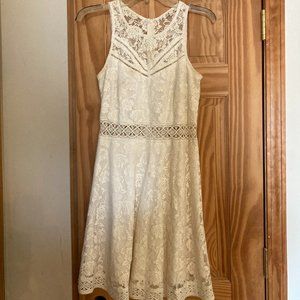 Junior's Midi white lace dress M